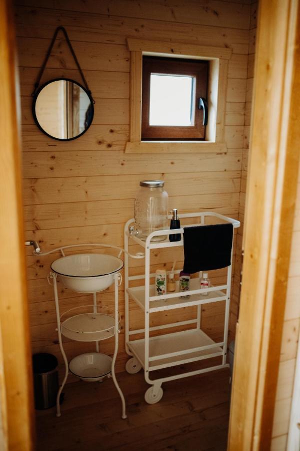 Treehome Tinyhouse Střítež Extérieur photo